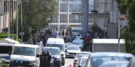 Naoružani muškarac upao u KBC Rebro, u bolnicu stigla interventna policija