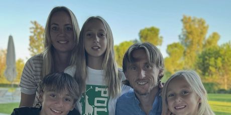 Luka Modrić s obitelji - 1