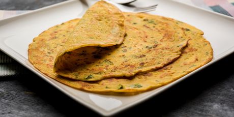Crnu sol dodajte i omletu od slanutkova brašna
