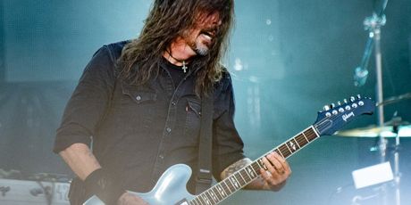 Dave Grohl, Foo Fighters - 4