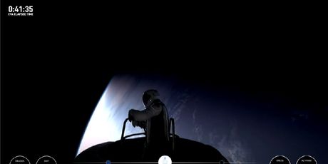 Prva svemirska šetnja civila - 4