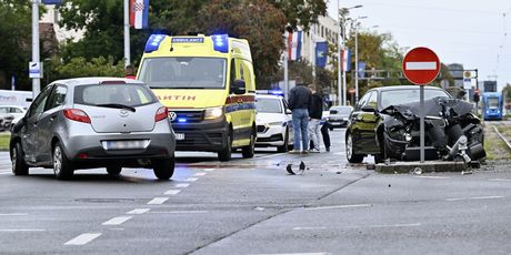 Prometna nesreća na križanju Vukovarske i Koranske ulice u Zagrebu - 1