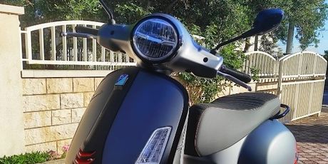 Piaggio Vespa GTS 300 Supersport E5 RST