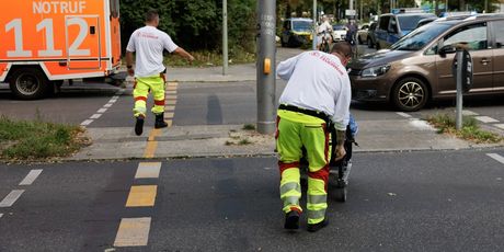 Vozač se automobilom zaletio u skupinu pješaka u Berlinu - 5
