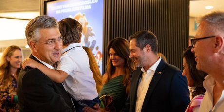 Andrej Plenković sa sinom