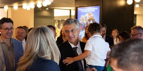 Andrej Plenković sa sinom