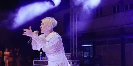 In Magazin: Indira Levak - 2