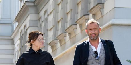 Ella Dvornik s odvjetnikom - 3