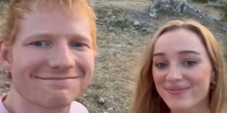 Ed Sheeran i Phoebe Dynevor