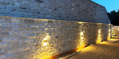 Nova zgrada u Novalji: Tvoj kutak mira i udobnosti, korak do mora i grada