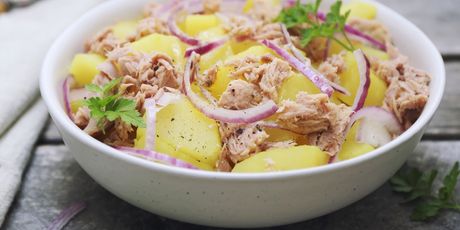 Krumpir salata s tunom