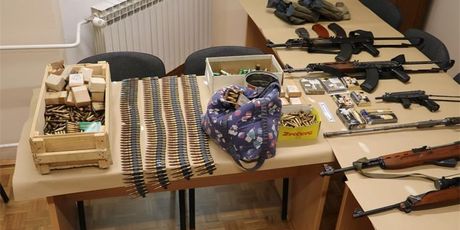 Pronađena veća količina duhana, oružja i streljiva