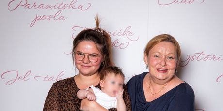 Ksenija Marinković s kćeri i unukom