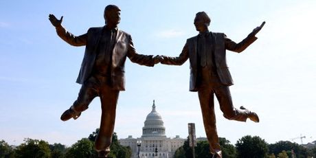 Kip američkog predsjednika Donalda Trumpa i osuđenog seksualnog prijestupnika Jeffreyja Epsteina - 3