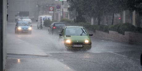 Jaka kiša stvara probleme u Šibeniku - 36