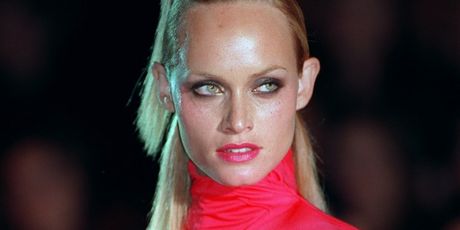 Amber Valletta - 1