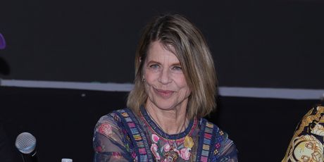 Linda Hamilton - 6