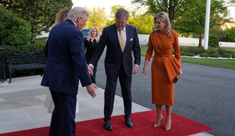 Trump i Melania pozdravljaju kralja Willema-Alexandera i kraljicu Maximu - 1