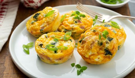 Muffini od jaja sa špinatom i sirom