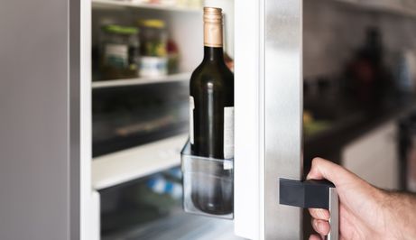 Imate otvorenu bocu vina u hladnjaku? Evo koliko zapravo može stajati