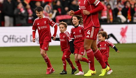 Jotini sinovi i bratići prije utakmice