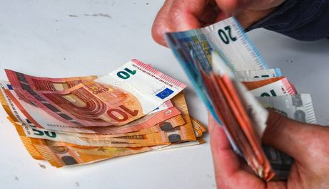 Prosječna plaća za prosinac 1.494 eura, realno viša za 6,3 posto