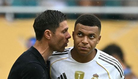 Xabi Alonso i Kylian Mbappe