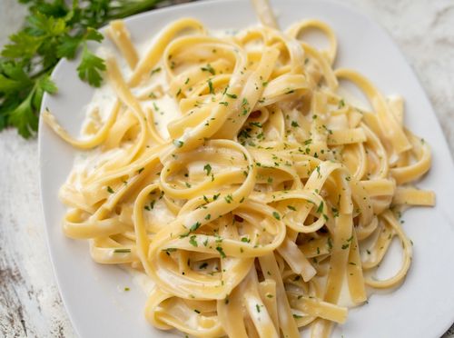 Tjestenina u bijelom umaku