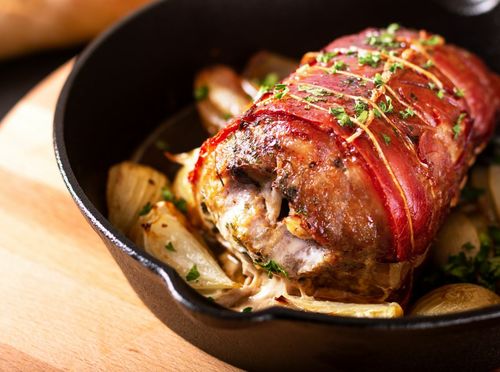 Punjeni svinjski file omotan slaninom