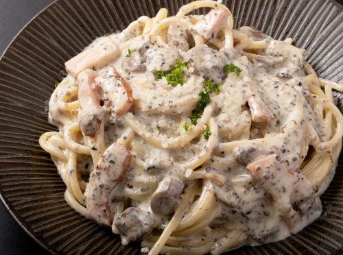 Tjestenina s gljivama i slaninom