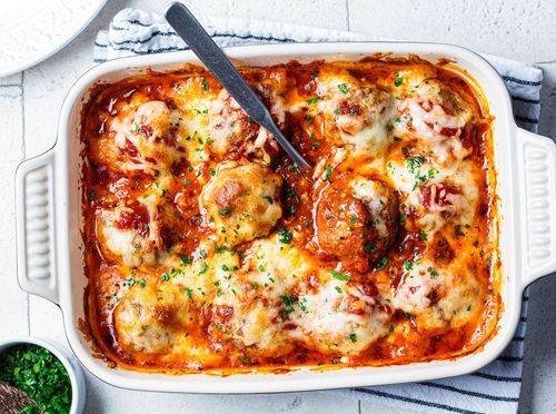 Mesne okruglice s ricotta sirom u umaku od rajčice