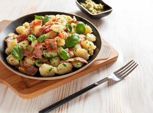 Njoki s piletinom i slaninom