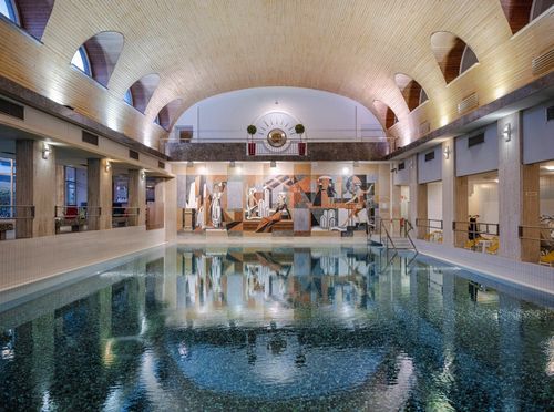 Bazen Thermal-Urquellbecken s termalnom vodom