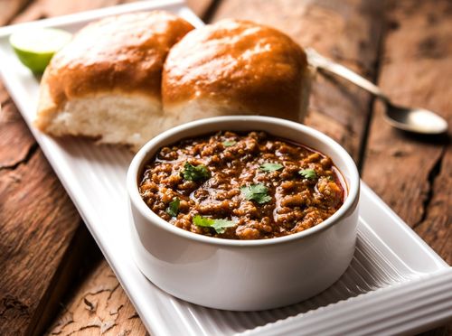 Indijsko jelo keema od mljevenog mesa i povrća