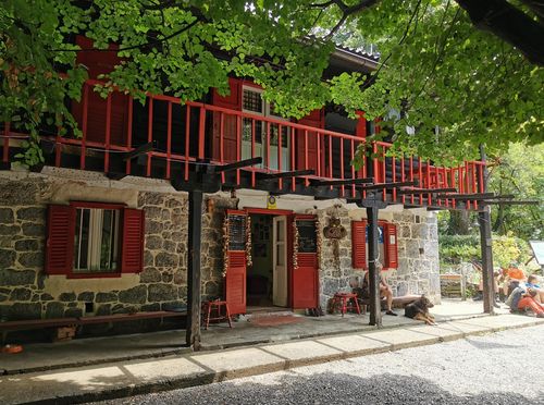 Planinarski dom Paklenica