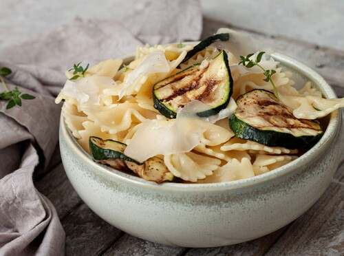 Carbonara s grilanim tikvicama i pecorinom