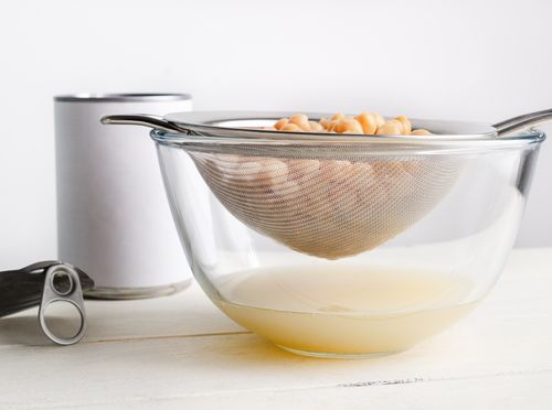 Tekućina iz konzerve slanutka ili graha zove se aquafaba