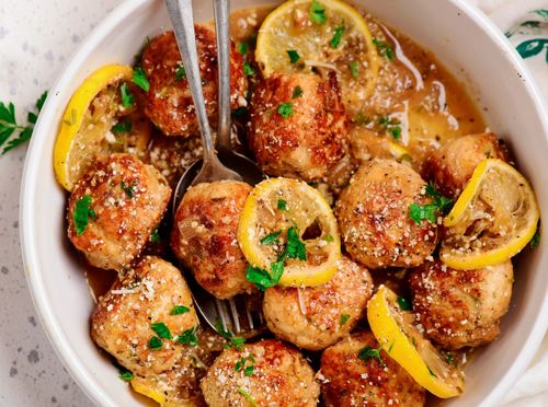 Okruglice od piletine i sira u finom umaku