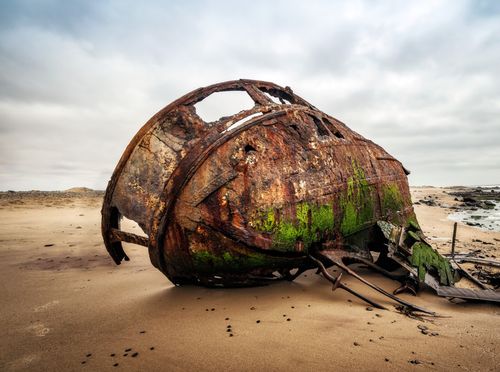 Ilustracija olupina broda