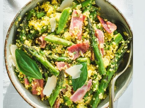 Salata od kvinoje, špeka i šparoga