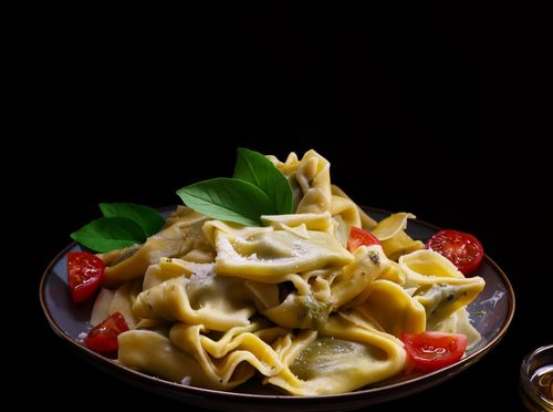 Ravioli s pestom i cherry rajčicama