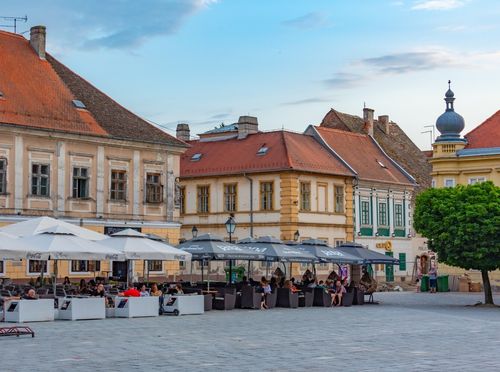 Hrvati manje izlaze u kafiće i restorane