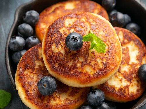 Dodajte zrnati sir u smjesu za palačinke