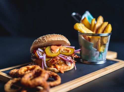 Sveamerički sočan burger s dodacima