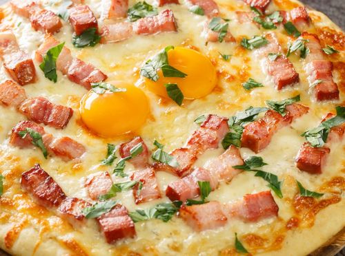 Pizza carbonara