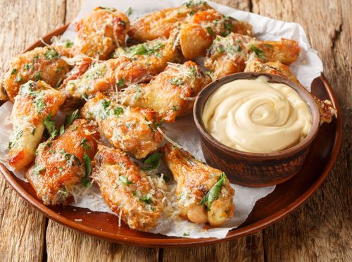 Pileća krilca cacio e pepe