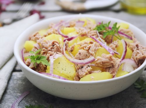 Krumpir salata s tunom