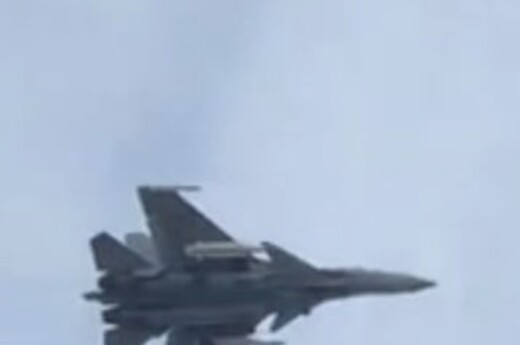 J-15T s projektilima YJ-15