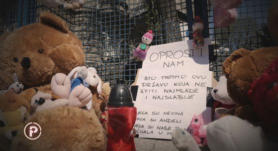 Igračke i natpis za preminulu djevojčicu