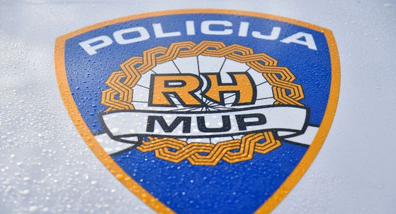 Policijski auto